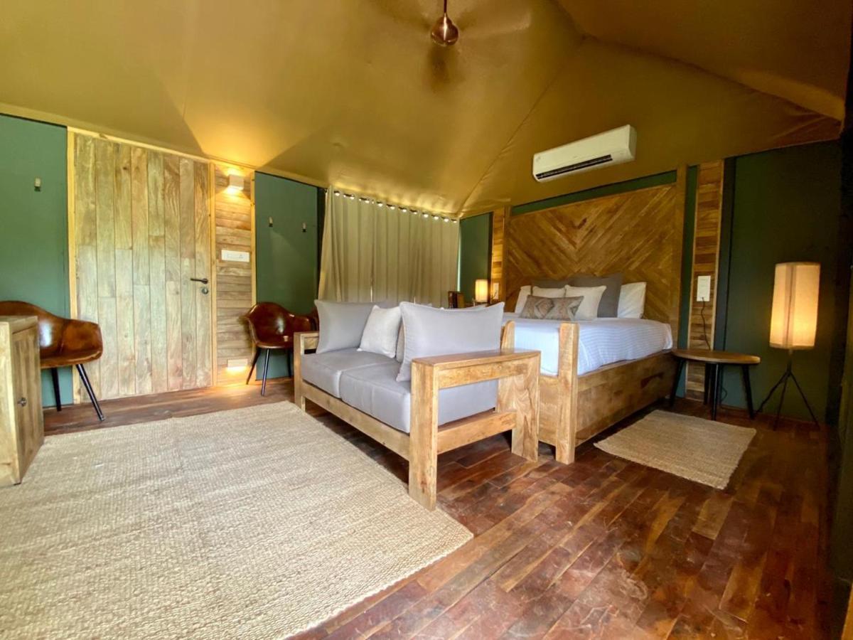Trees N Tigers Luxury Wildlife Lodge Akbarpur  Exteriör bild