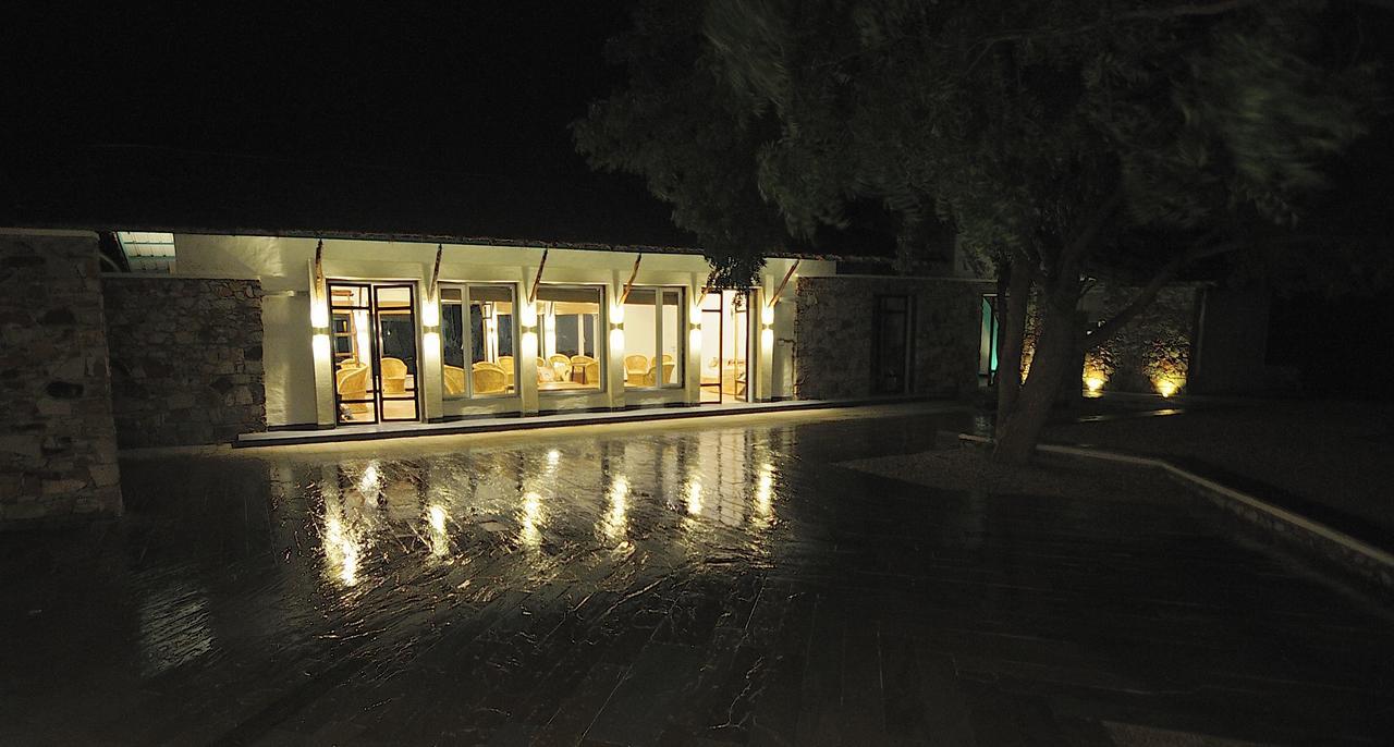 Trees N Tigers Luxury Wildlife Lodge Akbarpur  Exteriör bild