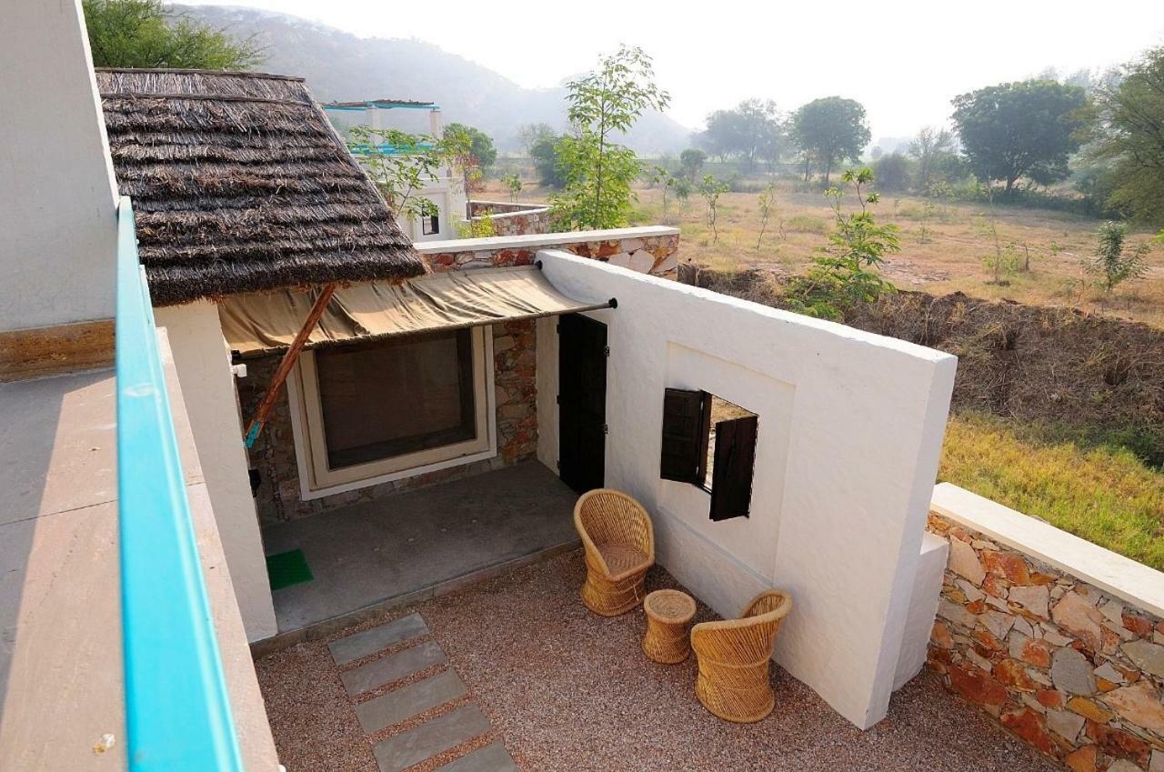 Trees N Tigers Luxury Wildlife Lodge Akbarpur  Exteriör bild